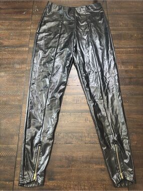 Women Black Faux Leather Zip-Accent Pants Size 6 #506